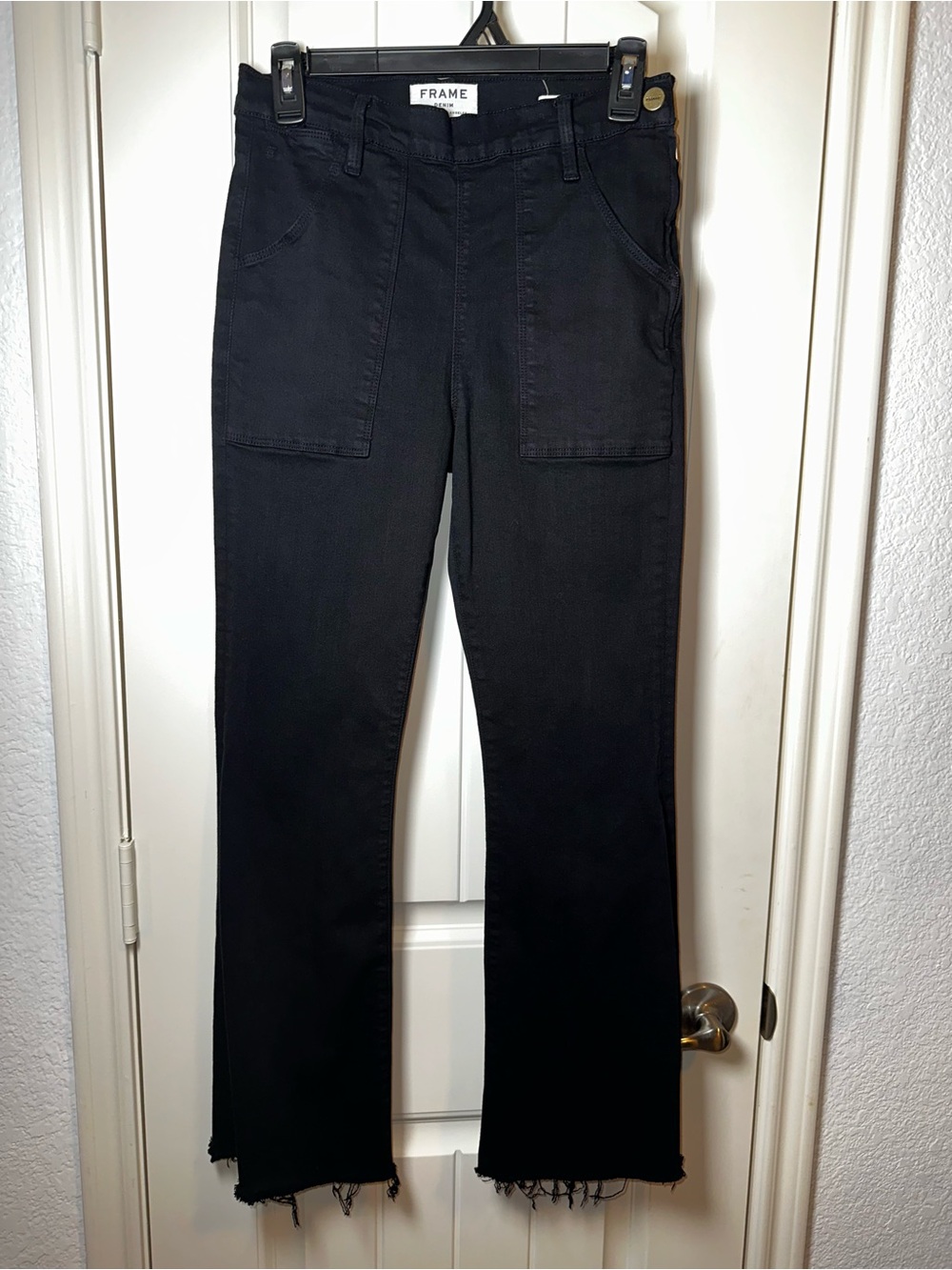 Frame Denim Le Flare de Francoise Black Raw Hem Cropped Side Zip Jeans size 28